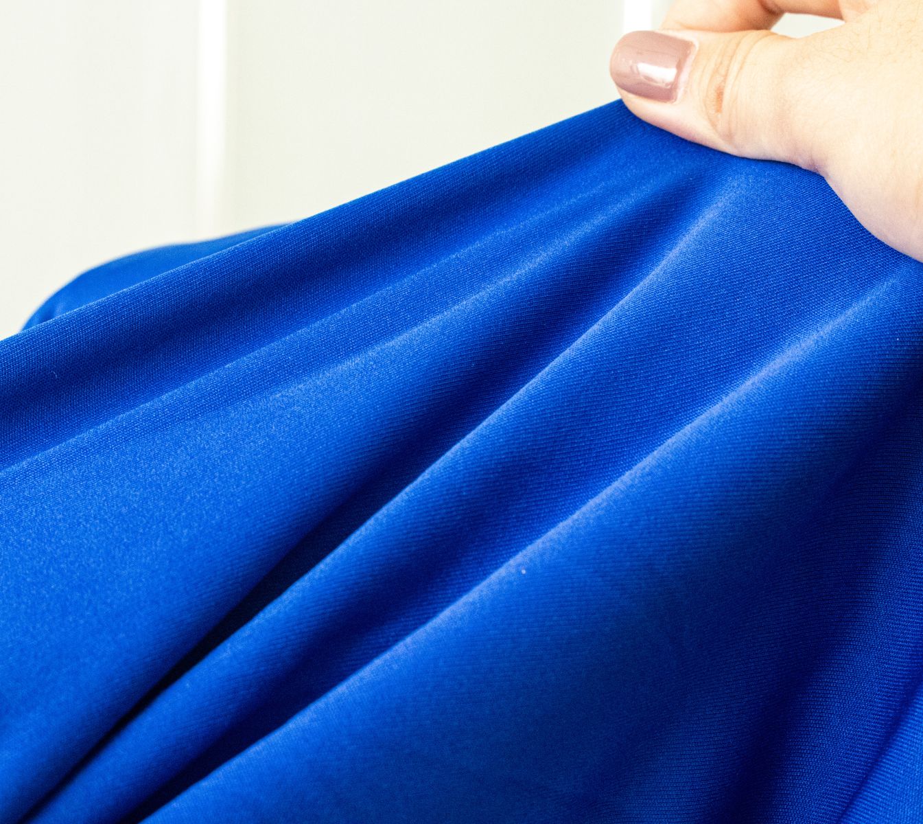 Premium 4-way stretch cooling fabric rolls at Yang Vinh textile factory